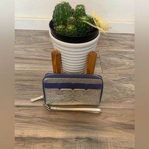 Tory Burch zip wallet